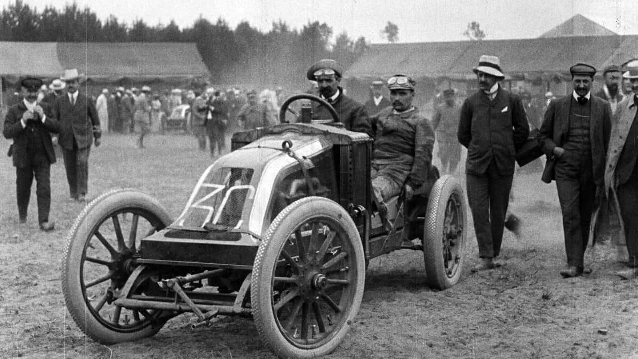 Automobile: Ride and Fall backdrop